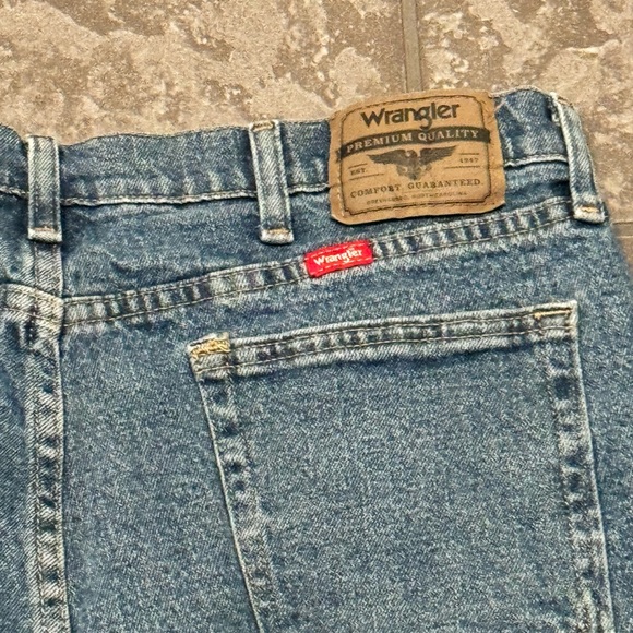 Wrangler Authentic Men's Size 36 Denim Jeans Shorts Relax Fit 10" Mint Condition - Picture 4 of 5